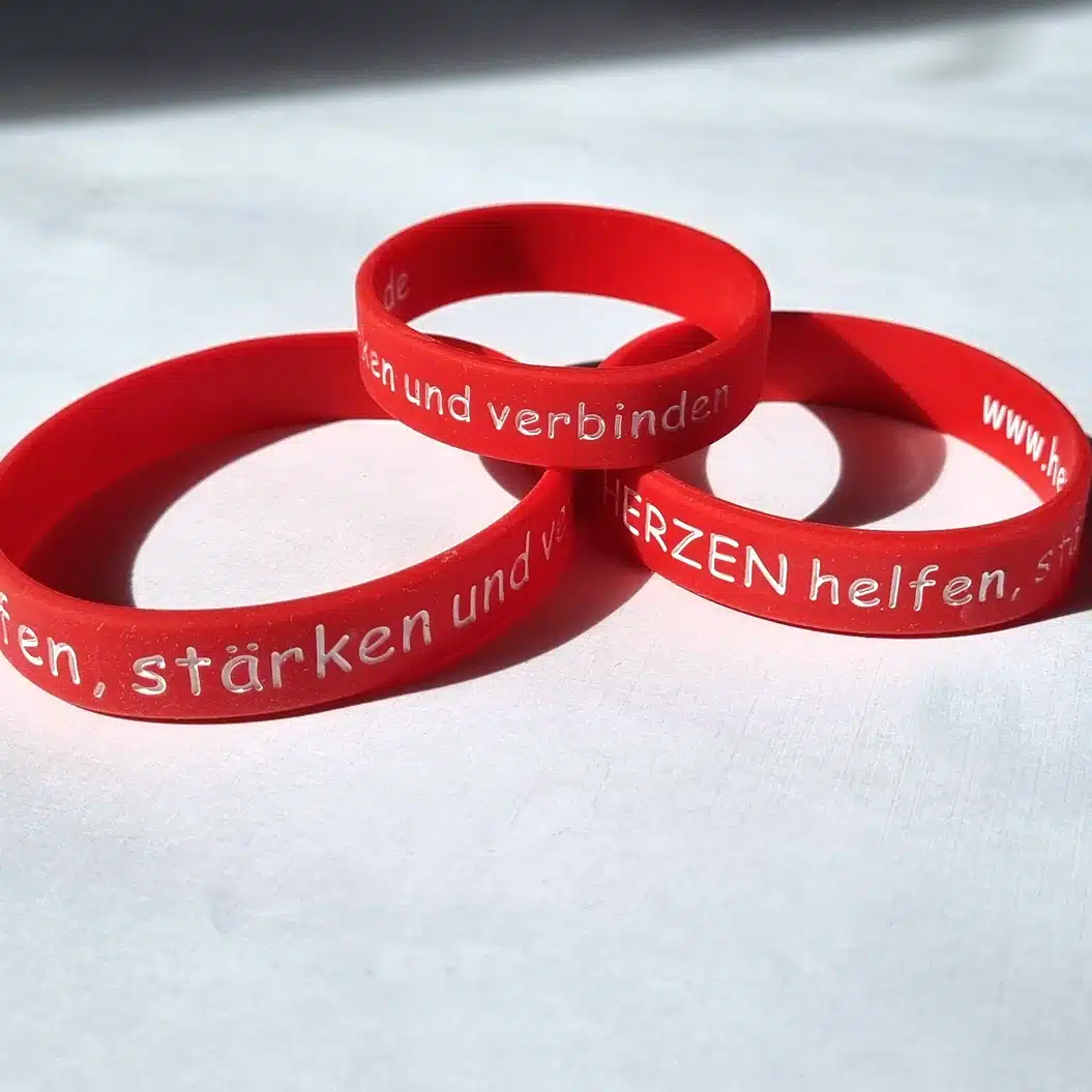 silikon-armband-herzen-helfen-03 silikon armband